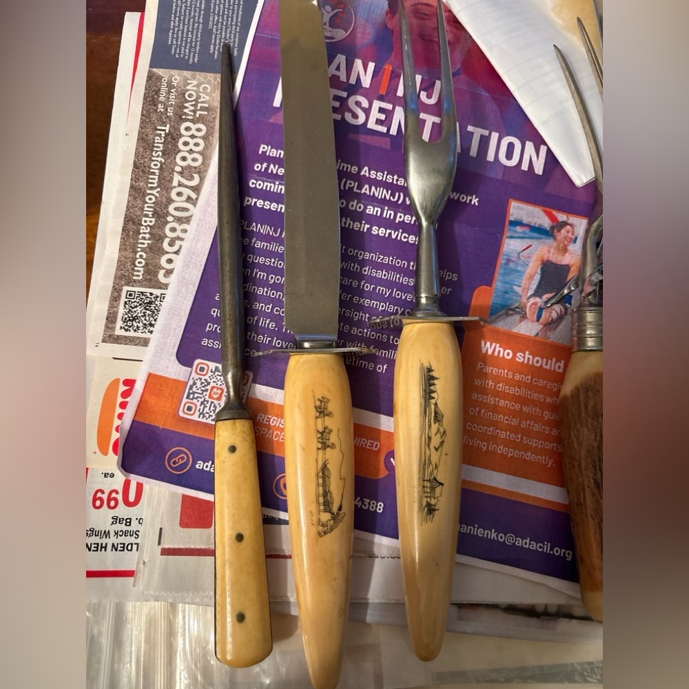 New vintage carving set
